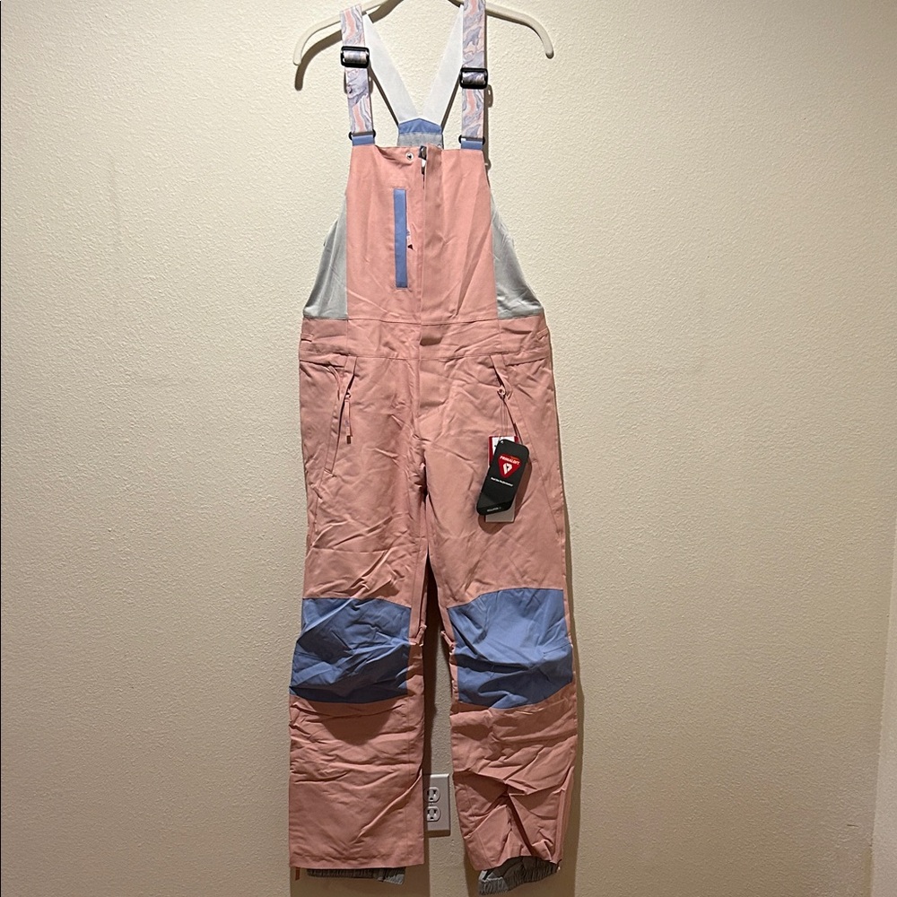 NWT Roxy Pink and Blue Ski & Snow Bob Chloe Kim